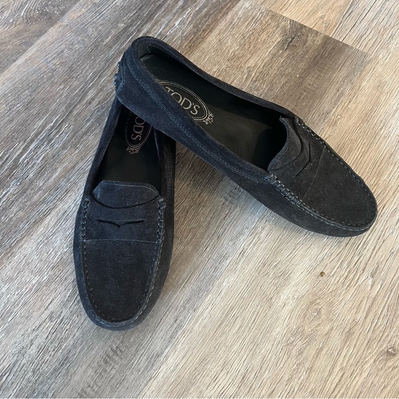 Tod's classic suede driving loafers
